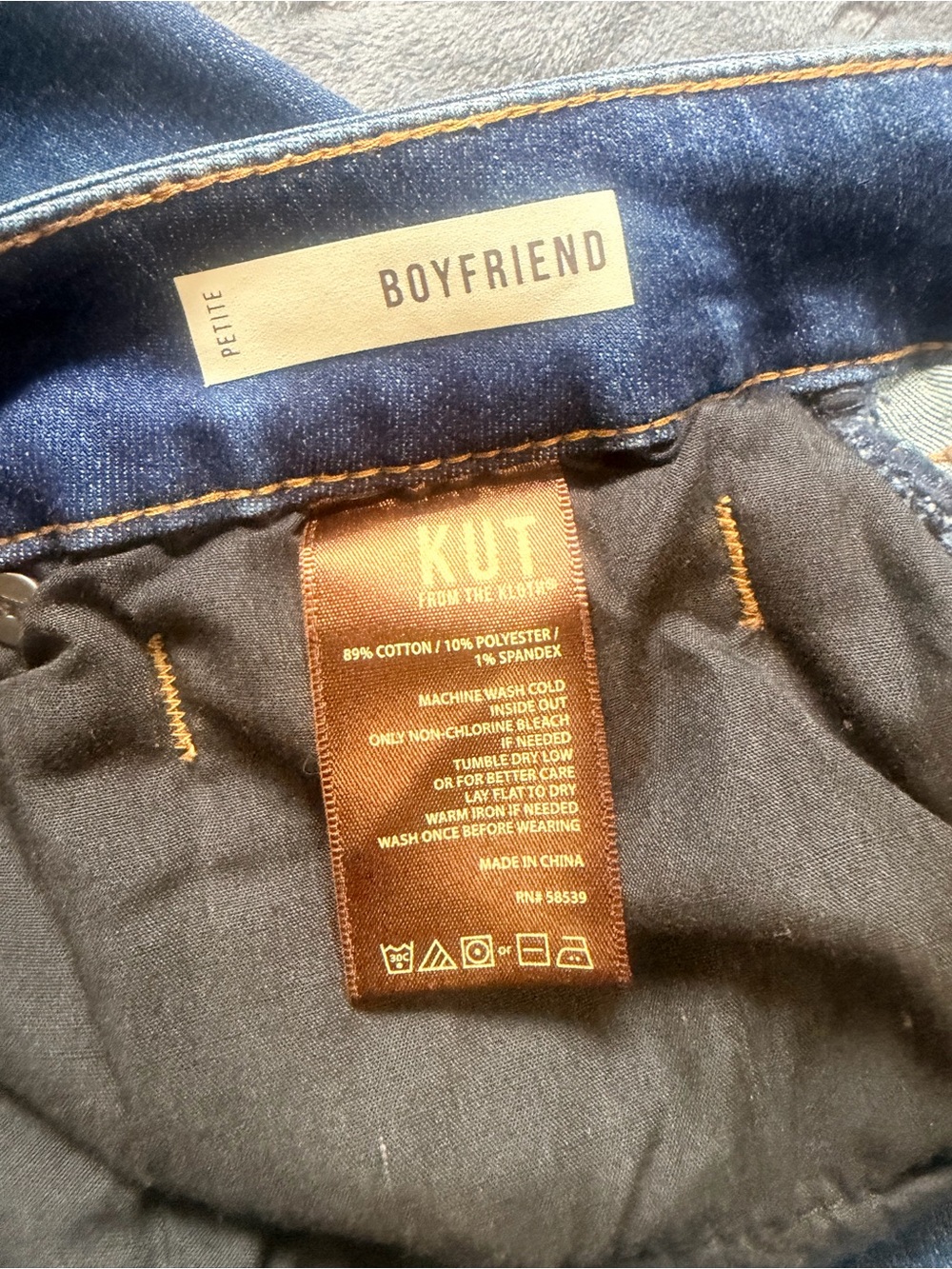Kut from the Kloth Size 10 Straight Jeans Brand New                        #602 - Picture 7 of 10